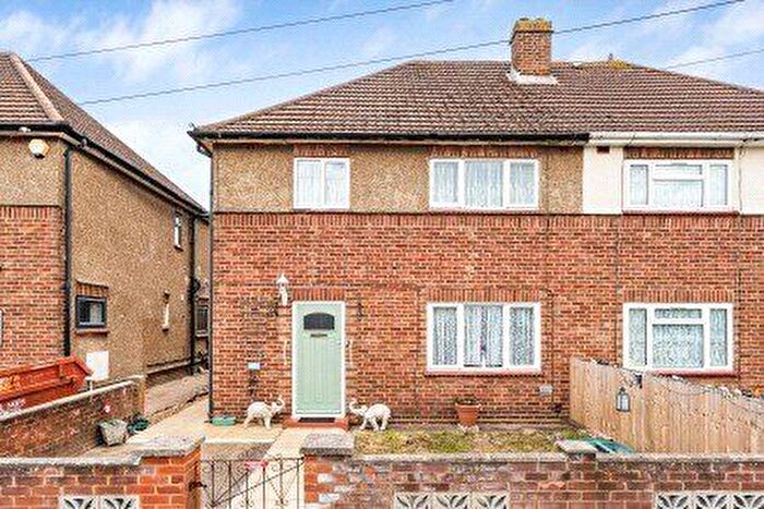 3 Bedroom Semi-Detached House For Sale In Peacock Avenue, Feltham, TW14