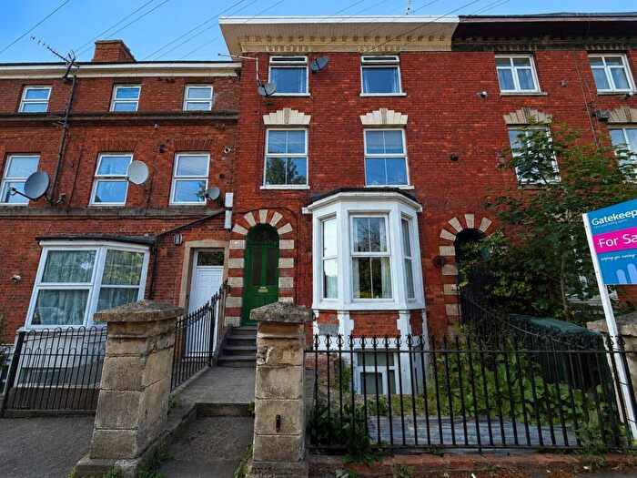 1 Bedroom Apartment For Sale In Middleton Road, Banbury, Oxfordshire, OX16