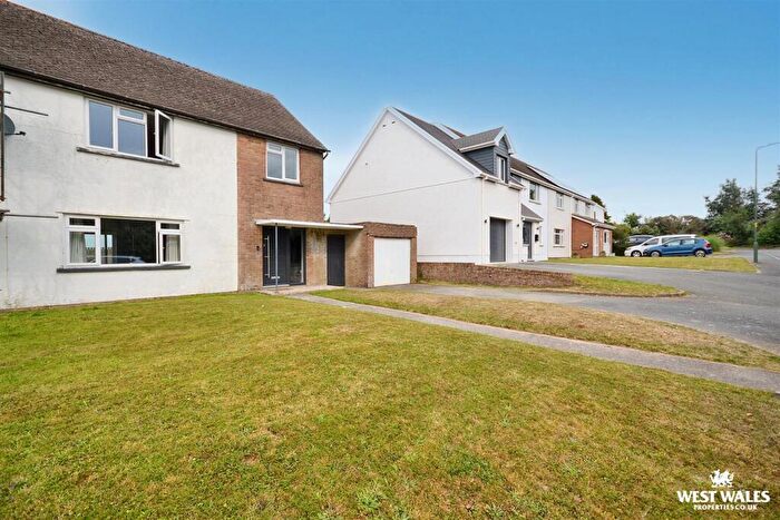 3 Bedroom Semi-Detached House For Sale In Cambrian Way, Blaenannerch, Cardigan, SA43