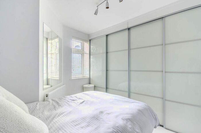 1 Bedroom Flat To Rent In Dinton Road, Tooting Broadway, London, SW19