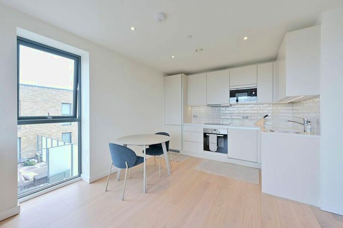 1 Bedroom Flat To Rent In Beatrice Place, Southfields, London, SW19