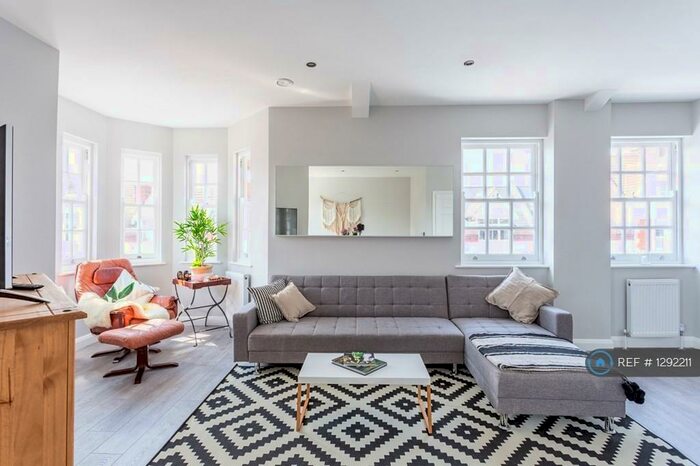 2 Bedroom Flat To Rent In St. Johns Road, Westcliff-On-Sea, SS0