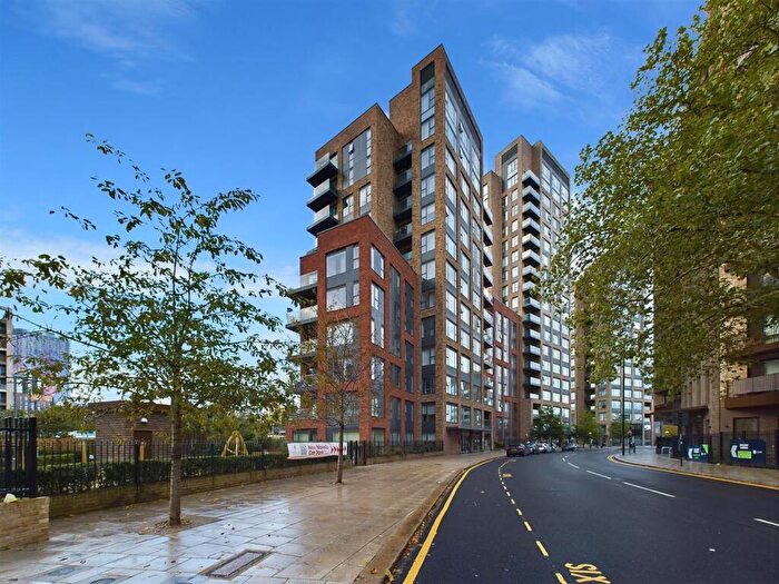 2 Bedroom Flat For Sale In Cherry Orchard Road, Croydon, CR0
