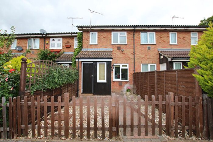 1 Bedroom Terraced House To Rent In Meadowbrook Close, Colnbrook, Slough, SL3