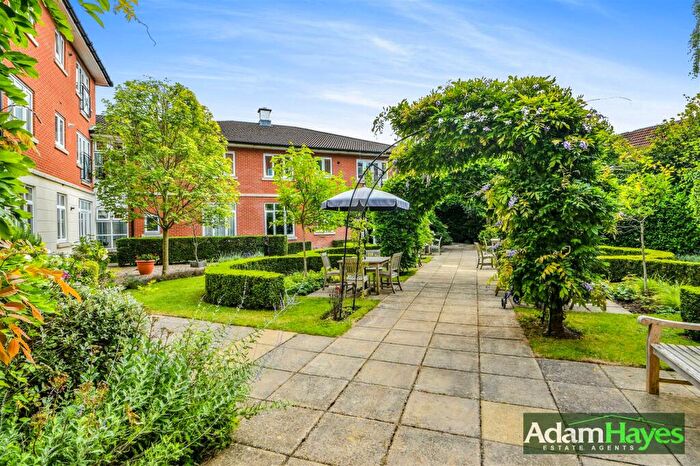 1 Bedroom Apartment For Sale In Langstone Way, Mill Hill East, NW7