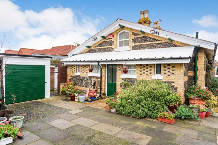 6 Bedroom Detached House For Sale In Spencer Road, Birchington, CT7