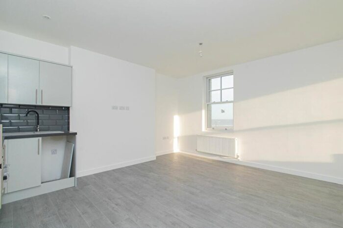 2 Bedroom Apartment To Rent In Buenos Ayres, Margate, CT9