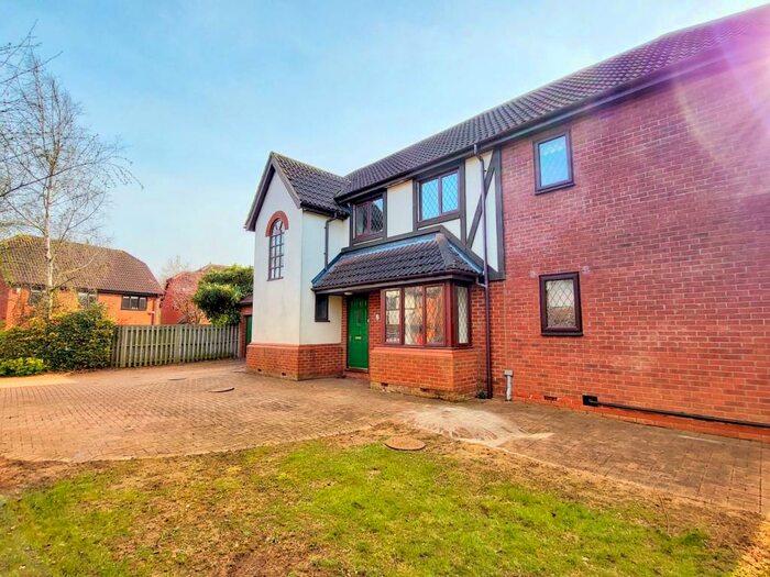 6 Bedroom Detached House To Rent In Paxton Crescent, Shenley Lodge, MK5