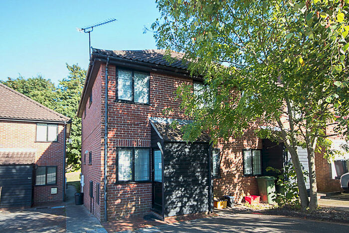 1 Bedroom End Of Terrace House To Rent In Warley Mount, Brentwood, Essex, CM14