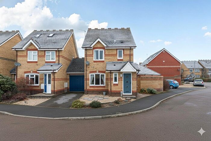 4 Bedroom Detached House For Sale In Kingham Close, Chippenham, SN14