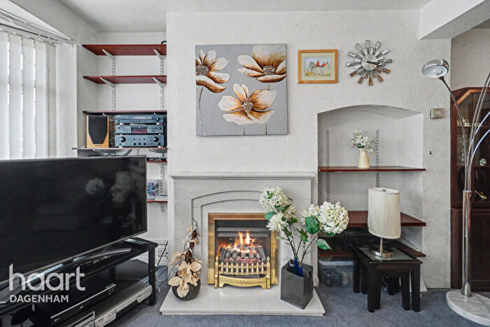 3 Bedroom Terraced House For Sale In Bosworth Road, Dagenham, RM10