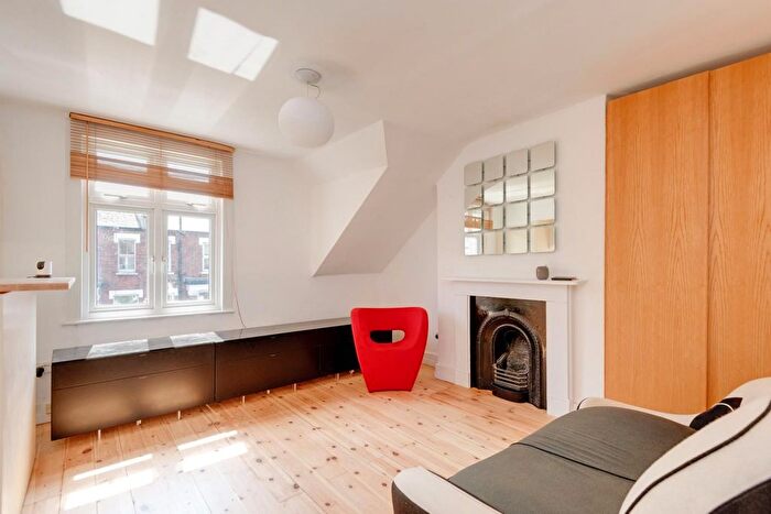 1 Bedroom Flat To Rent In Agincourt Road, London, NW3