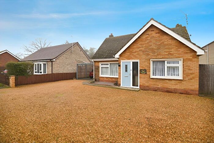 3 Bedroom Chalet For Sale In Christopher Drive, Leverington, Wisbech, Cambridgeshire, PE13