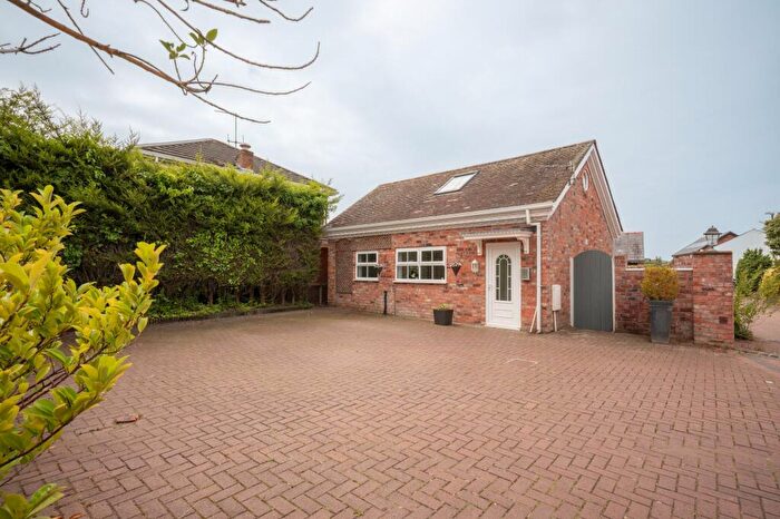 2 Bedroom Detached Bungalow For Sale In Longfold, Mere Brow, PR4