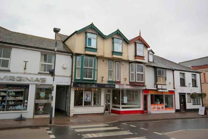 1 Bedroom Flat To Rent In Fore Street, Cullompton, Devon, EX15