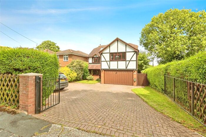 6 Bedroom Detached House For Sale In Fawkham Avenue, New Barn, Kent, DA3