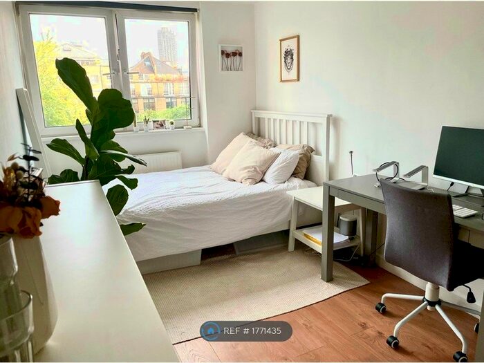 3 Bedroom Flat To Rent In Radnor Street, London, EC1V