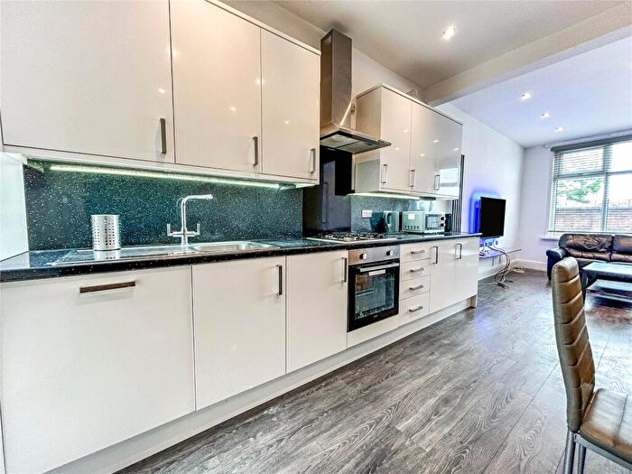 6 Bedroom House To Rent In Moseley Road, Fallowfield, Manchester, Greater Manchester, M14