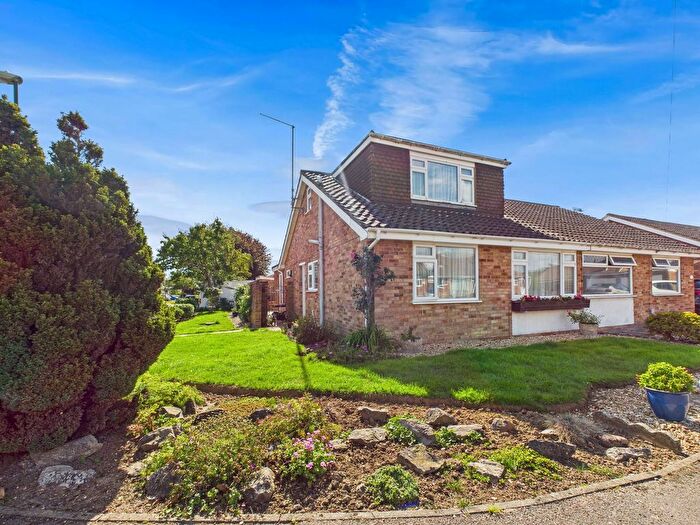 4 Bedroom Chalet For Sale In Ambleside Road, Sompting, BN15