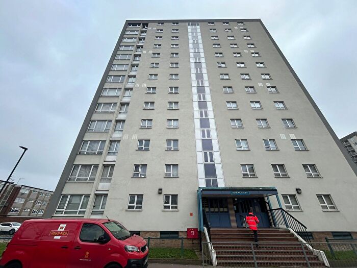 2 Bedroom Flat To Rent In Woolpack House, Kettering Road, Enfield, EN3