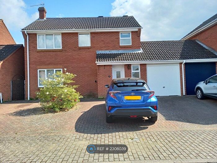 3 Bedroom Detached House To Rent In Booker Avenue, Bradwell Common, Milton Keynes, MK13