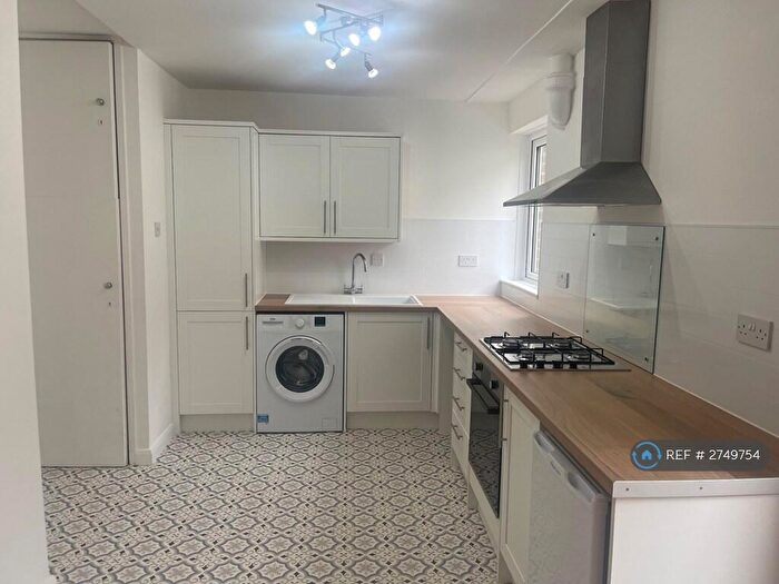 1 Bedroom Flat To Rent In St.Mary's Walk, Maidenhead, SL6
