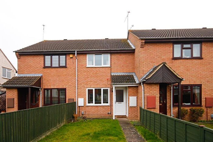 3 Bedroom Terraced House To Rent In South View Gardens, Leighton Buzzard, LU7