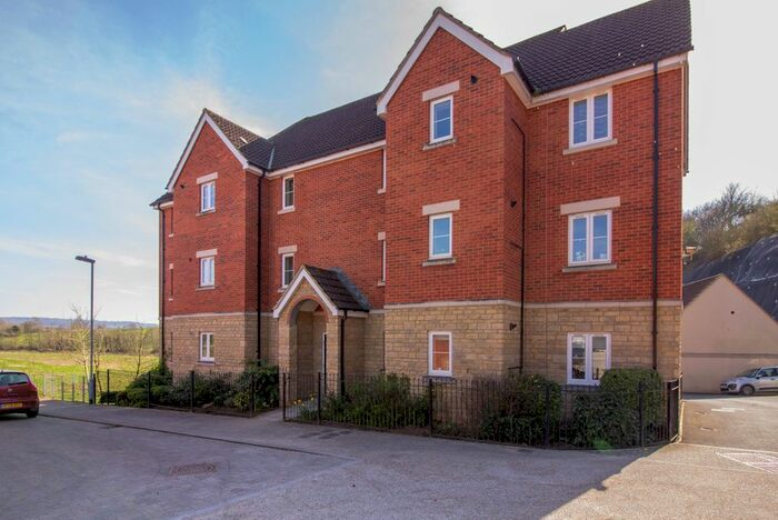 2 Bedroom Flat To Rent In Knights Maltings, Frome, BA11