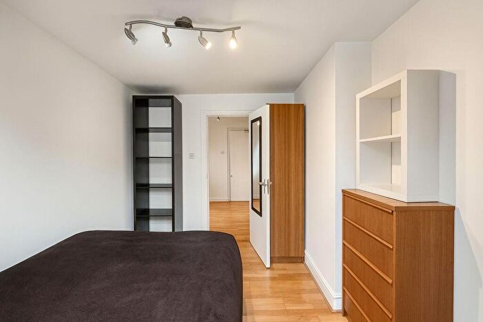 Apartment To Rent In Fairbridge Road, London, N19