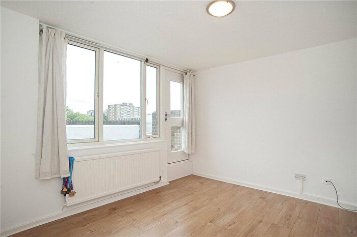 1 Bedroom Apartment To Rent In Market Place, London, SE16
