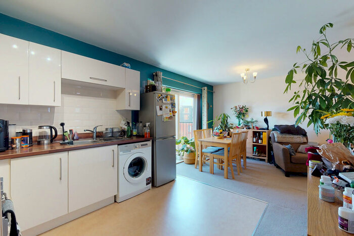 2 Bedroom Apartment To Rent In Riverside House, Edmund Court, Sheffield, S2