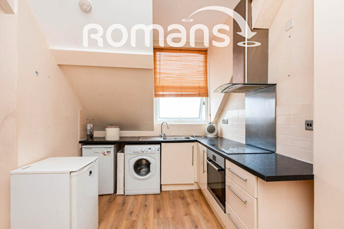 Studio To Rent In Lynchford Road, Farnborough, GU14