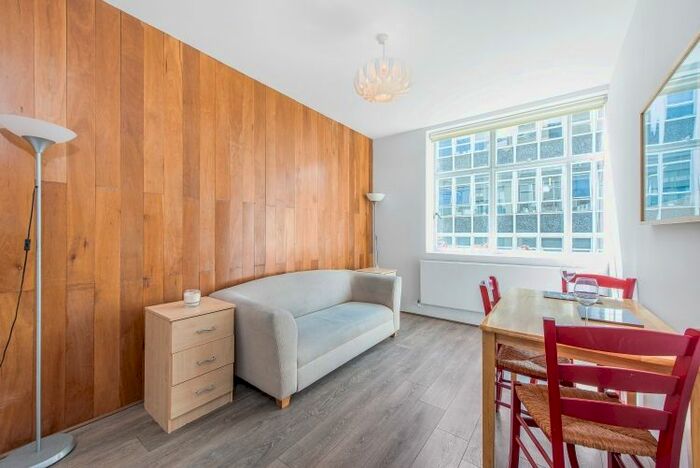 1 Bedroom Flat To Rent In St. Cross Street, London, EC1N