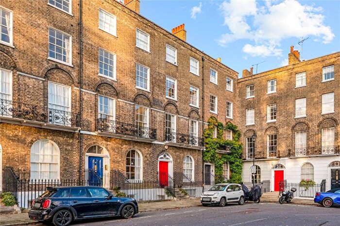 2 Bedroom Flat For Sale In Myddelton Square, London, EC1R