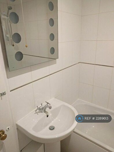 Studio To Rent In Brunswick Place, Brighton, BN3