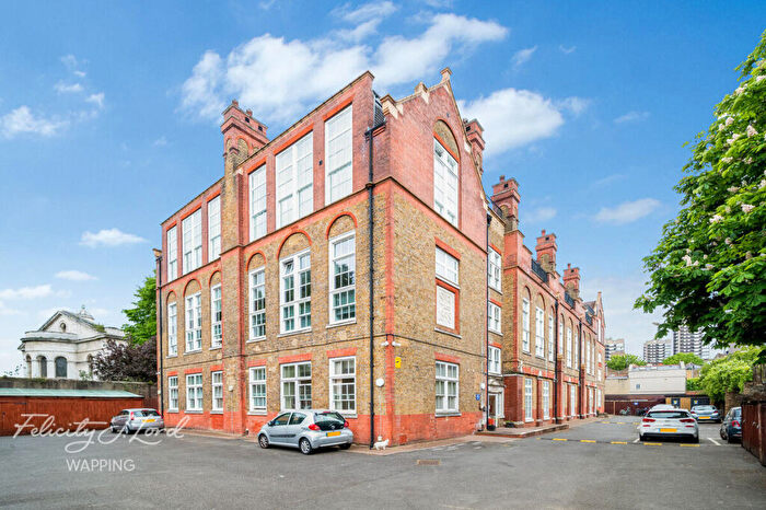 1 Bedroom Flat For Sale In School Mews, London, E1