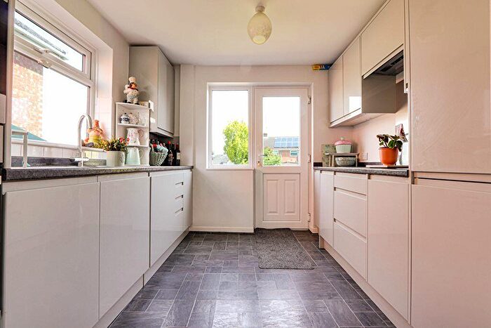 3 Bedroom Semi-Detached House To Rent In Basingstoke, RG21