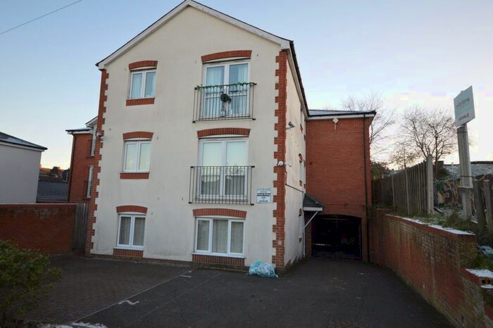 2 Bedroom Flat To Rent In Savernake Street, Swindon, SN1