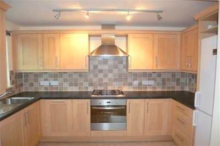 2 Bedroom Flat To Rent In St Austell, PL25