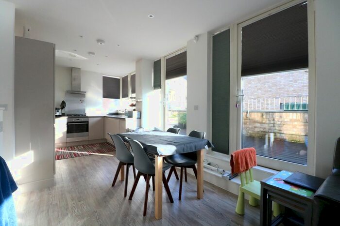 3 Bedroom Town House To Rent In Orchid Mews, Harlesden, London, NW10