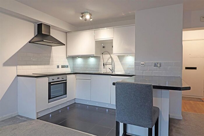 1 Bedroom Flat For Sale In Garlands Road, Redhill, RH1