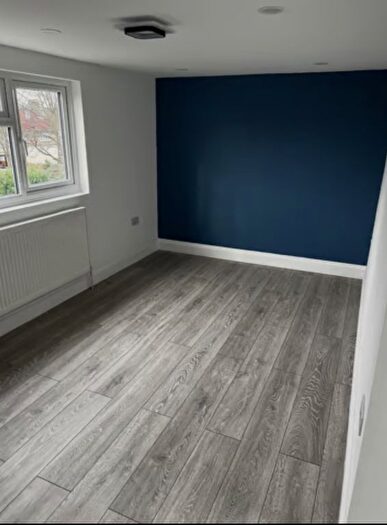 Studio To Rent In Romany Gardens, London, E17