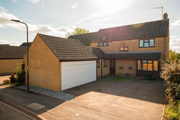 4 Bedroom Detached House For Sale In Brittons Close, Sharnbrook, MK44