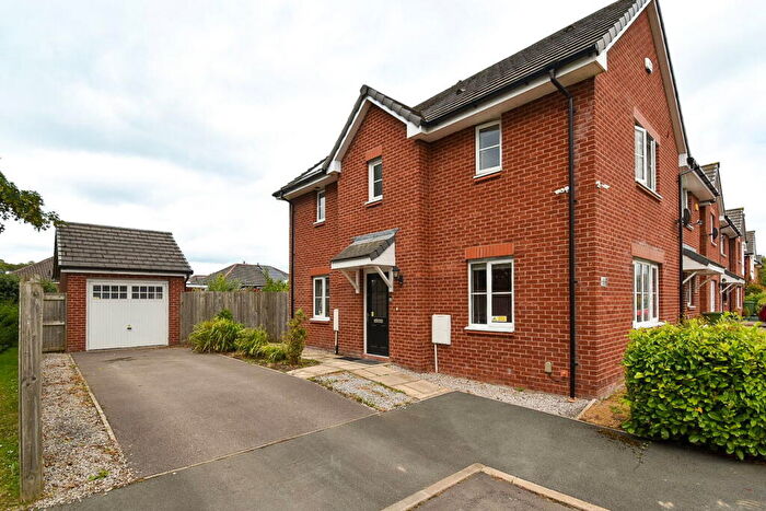 3 Bedroom Semi-Detached House For Sale In Rossendale Drive, Adlington, Lancashire, PR6
