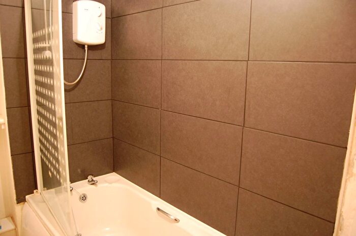 1 Bedroom Flat To Rent In Windsor Crescent, Clydebank, G81