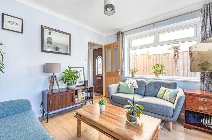 2 Bedroom Semi Detached House For Sale In Garlands Road, Redhill, RH1