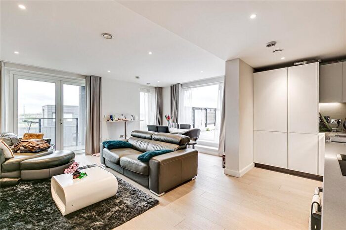 2 Bedroom Flat To Rent In The Cooper Building, Wharf Road, N1