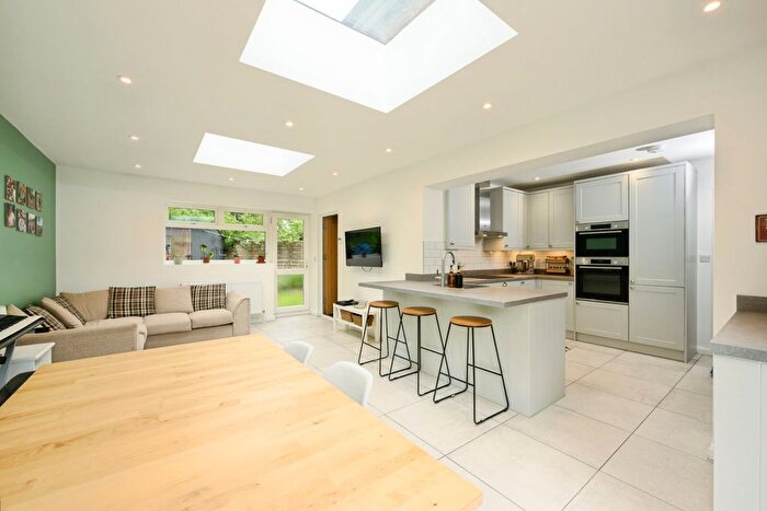 3 Bedroom Detached House For Sale In Friars Orchard, Fetcham, Leatherhead, Surrey, KT22