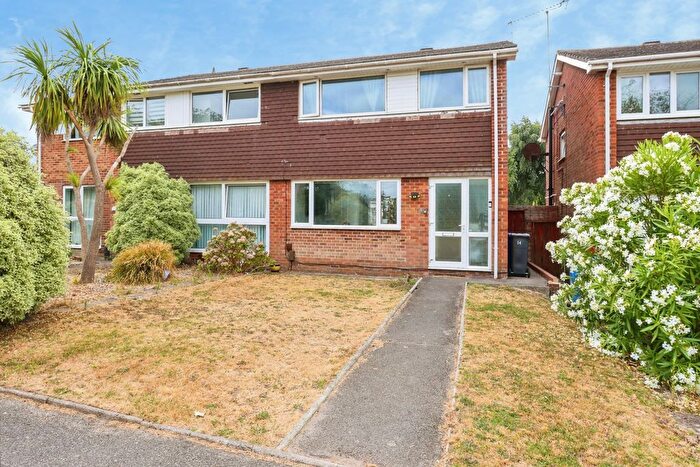 3 Bedroom Semi-Detached House For Sale In Scarf Road, Poole, BH17
