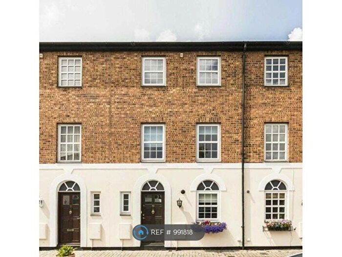 4 Bedroom Terraced House To Rent In Copenhagen Gardens, London, W4
